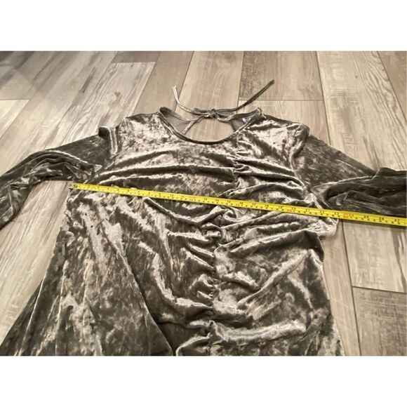 Future Collective faux crushed velvet, silver/gray long maxi dress size 2X - Picture 6 of 12